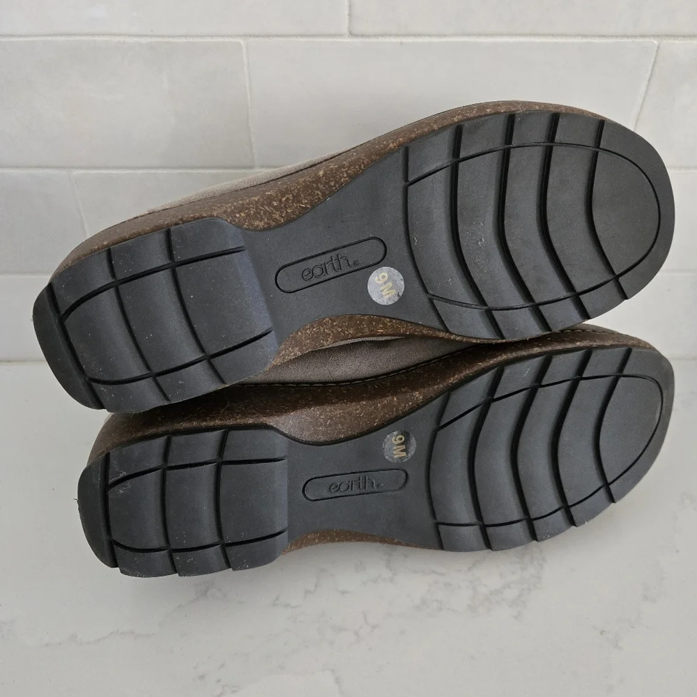 NEW Earth Kolia Round Toe Slip-on Casual Clogs Gray Suede Brown Leather Cork 9 - Picture 8 of 10